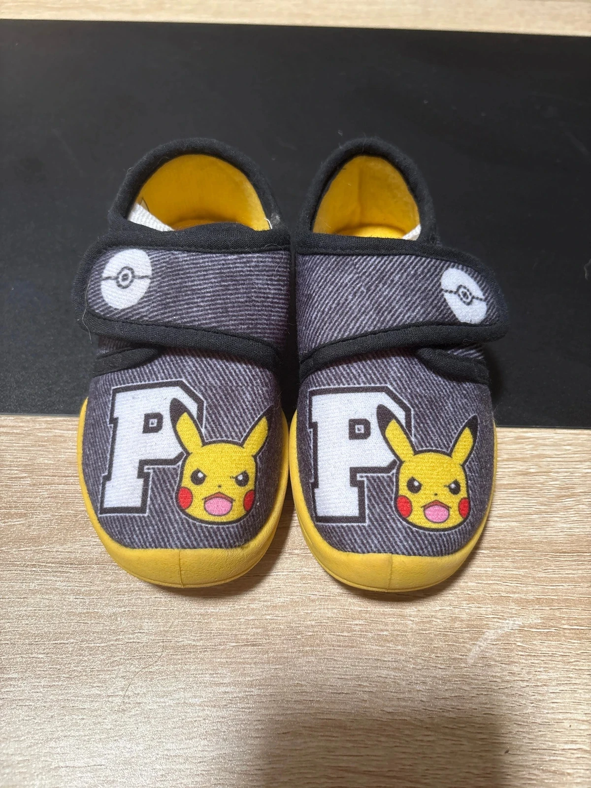 Chaussons Pikachu pointure 24 Pokémon